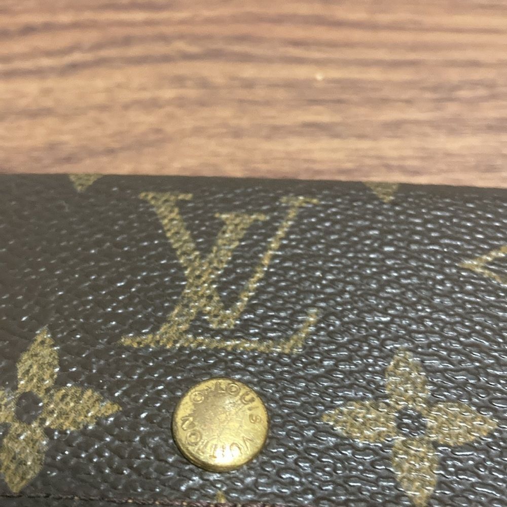 Louis Vuitton Monogram 4 Key Multicles Holder. - Picture 4 of 11